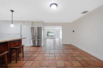 6851 NW 32nd Ave in Fort Lauderdale, FL - Building Photo - Building Photo