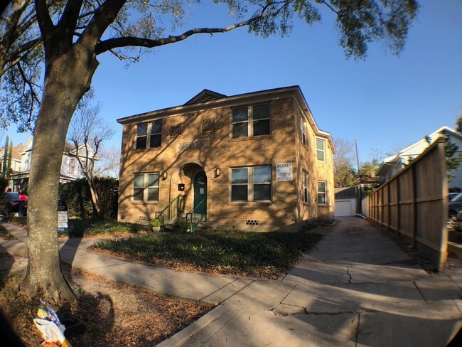 property at 312 Hawthorne St
