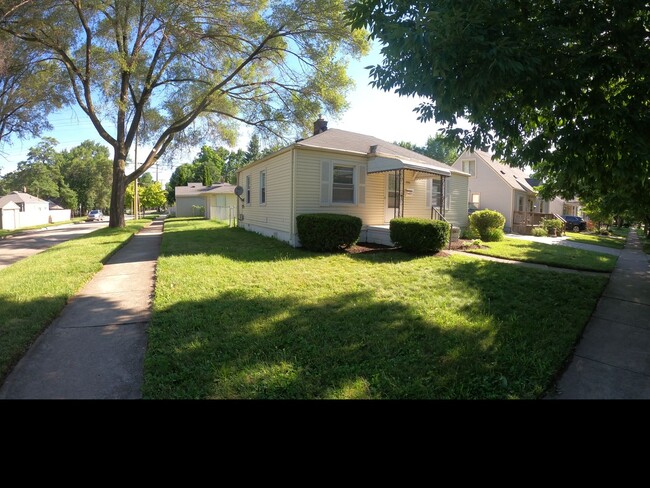 2001 Barrett Ave in Royal Oak, MI - Building Photo - Building Photo