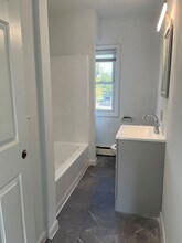 68 Main Ave in Wynantskill, NY - Building Photo - Building Photo