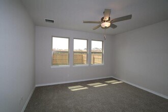 221 Papaya Dr in Buda, TX - Building Photo - Building Photo
