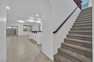 326 Hillhead Ct in Las Vegas, NV - Building Photo - Building Photo