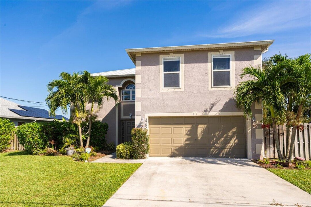 2285 SW Salmon Rd in Port St. Lucie, FL - Building Photo