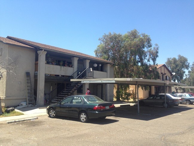 Ivyglen Townhouses Association in Mesa, AZ - Foto de edificio - Building Photo