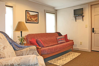 2820 E Conway Rd in Conway, NH - Foto de edificio - Building Photo