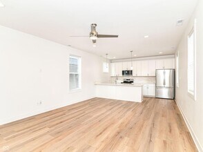 717 E 27th St in Indianapolis, IN - Building Photo - Building Photo