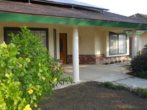2640 Appletree Ln in Wasco, CA - Building Photo - Building Photo