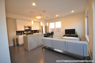 659 Massachusetts Ave in Boston, MA - Building Photo - Building Photo