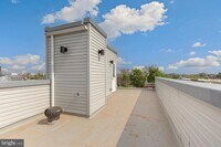 2418 W Jefferson St photo'