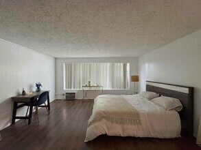 Badillo Apartments in West Covina, CA - Foto de edificio - Building Photo