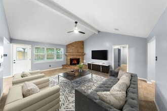 16330 Autumn Wind Dr in Houston, TX - Foto de edificio - Building Photo