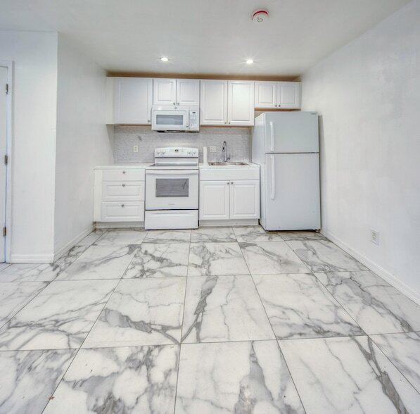 property at 519 S M St