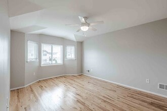 Seaview Apartments in Staten Island, NY - Foto de edificio - Building Photo