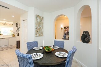 3930 Deer Crossing Ct in Naples, FL - Foto de edificio - Building Photo
