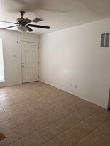 3815 Mehalia Dr in Dallas, TX - Building Photo