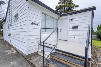 46153 Cleveland Ave in Chilliwack, BC - Building Photo - Building Photo