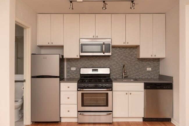 property at 2824 W Palmer St