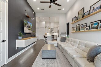 2917 E 13th St in Austin, TX - Building Photo - Building Photo