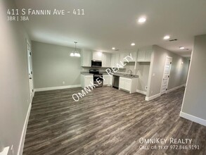 411 S Fannin Ave in Denison, TX - Foto de edificio - Building Photo