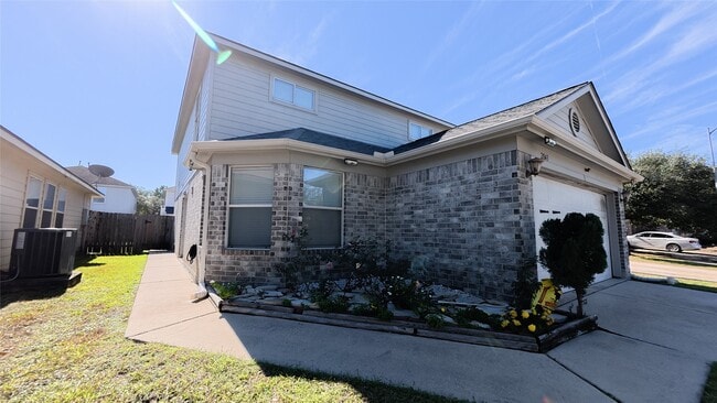 2843 Oakland Brook St in Houston, TX - Building Photo - Building Photo