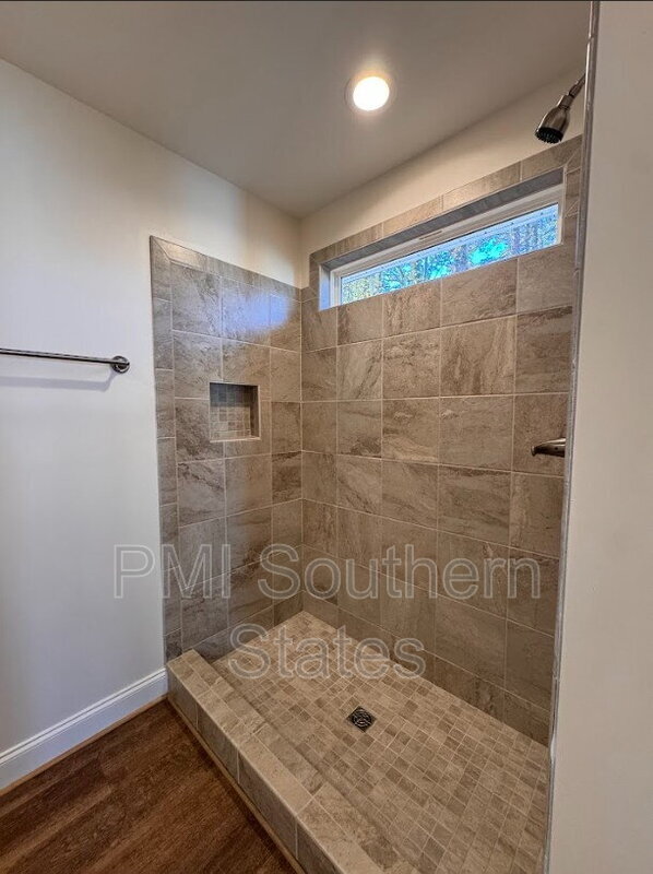 306 Clarus Crk Wy in Travelers Rest, SC - Foto de edificio - Building Photo