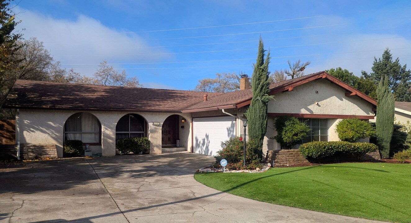 2251 Trotter Way in Walnut Creek, CA - Building Photo