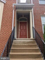 2909 Mainstone Dr in Fairfax, VA - Building Photo