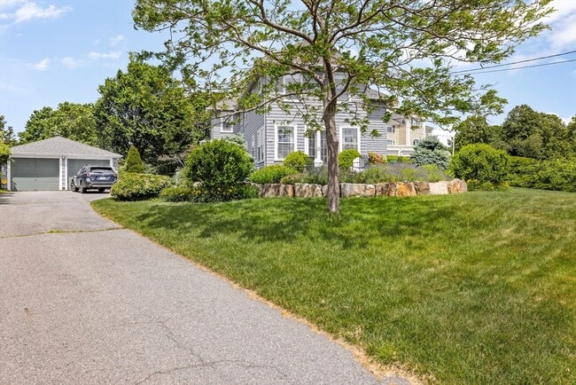 308 Ocean Ave in Marblehead, MA - Building Photo - Building Photo
