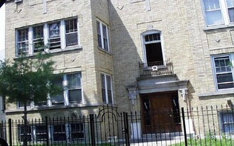 2056 N Lawler in Chicago, IL - Building Photo