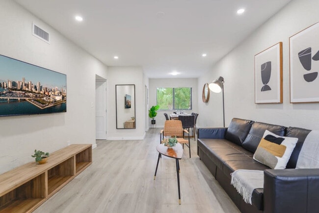 700 SW 11th Ave