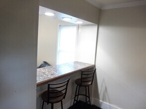 212 Westcott St, Unit 2 in Syracuse, NY - Foto de edificio - Building Photo