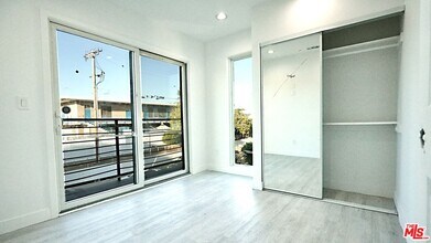4642 St Elmo Dr in Los Angeles, CA - Building Photo - Building Photo