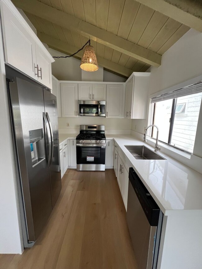 property at 1505 E Balboa Blvd