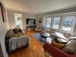 8 Arapahoe Rd in Newton, MA - Building Photo - Building Photo