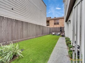 6108 Potomac Enclave Dr in Houston, TX - Building Photo