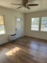 610 S Main St, Unit D in Burbank, CA - Building Photo - Building Photo