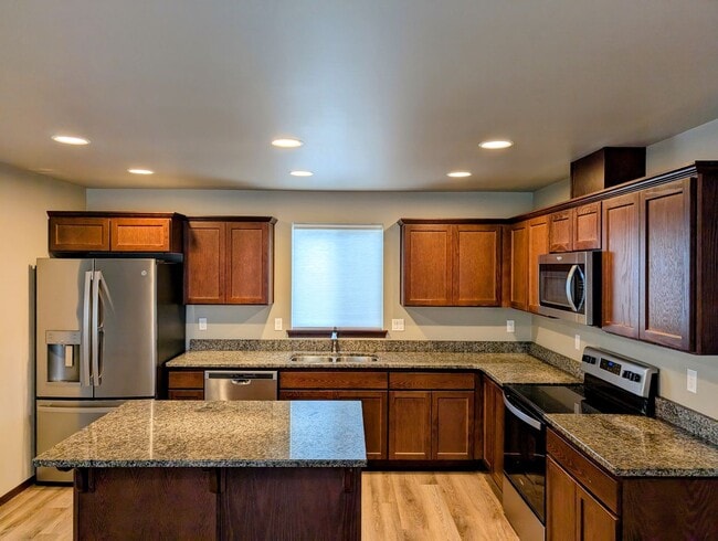 416 S Kansas Loop in East Wenatchee, WA - Building Photo - Building Photo