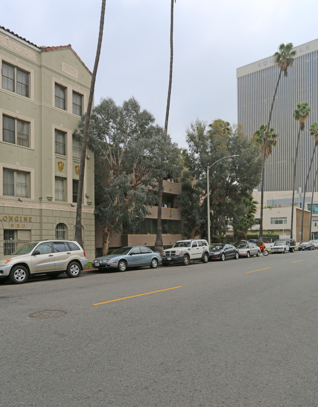 542 S Mariposa Ave in Los Angeles, CA - Building Photo - Building Photo