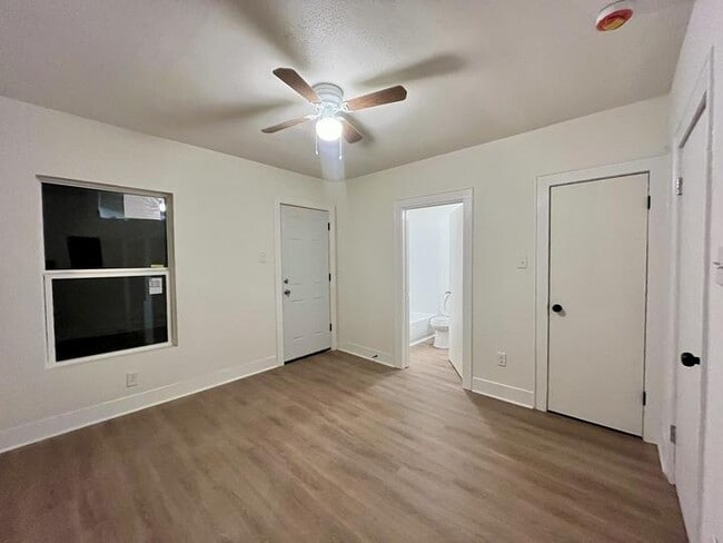 1828 Texas Ave in San Antonio, TX - Foto de edificio - Building Photo