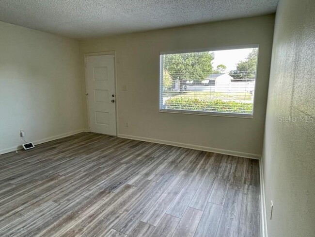 3311 W Tyson Ave in Tampa, FL - Building Photo - Building Photo