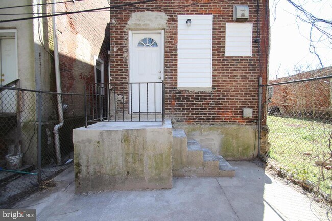 5411 Trinity St photo'