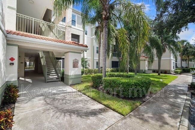 23660 Walden Center Dr in Estero, FL - Building Photo - Building Photo