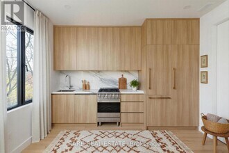 449 Montrose Ave in Toronto, ON - Building Photo - Building Photo