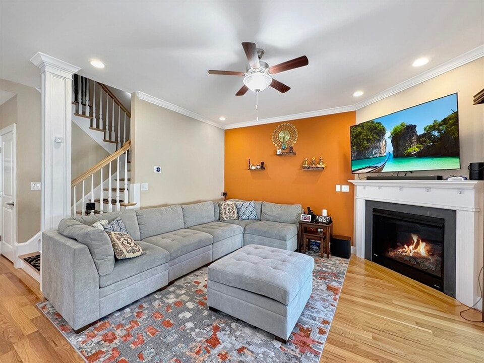 17 Garvey Rd in Woburn, MA - Building Photo