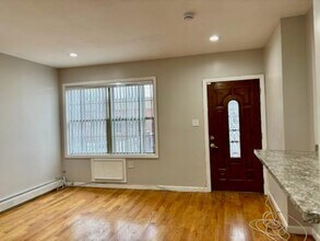117-10 195th St-Unit -1st Floor in Queens, NY - Building Photo - Building Photo