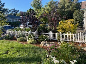 4828 Grand Ave in La Cañada Flintridge, CA - Building Photo - Building Photo