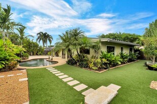 2433 NE 26th Ave in Fort Lauderdale, FL - Building Photo