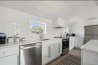 1001 80th St in North Bergen, NJ - Building Photo - Building Photo