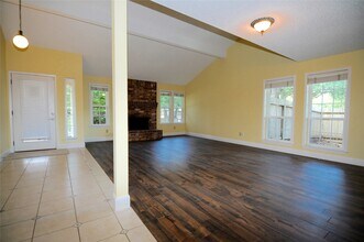 1903 Brushy Creek Dr in Sugar Land, TX - Building Photo - Building Photo