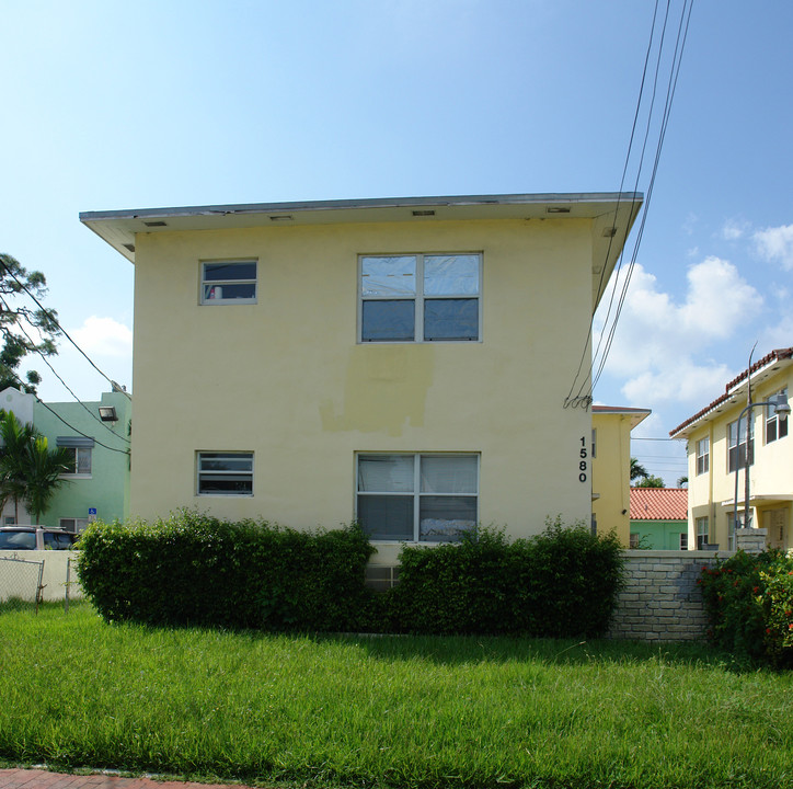 1580 SW 6th St in Miami, FL - Building Photo